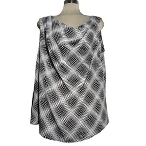 Encore Black and white Sleeveless Top Size 22